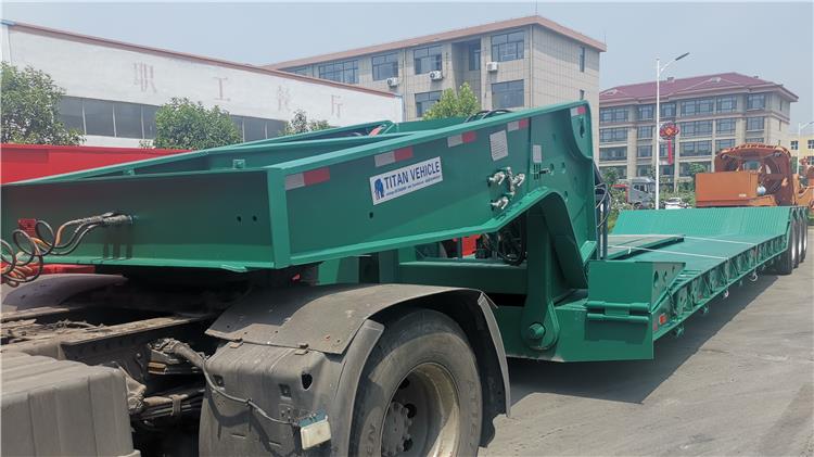 Tri Axle Detachable Gooseneck Trailer for Sale In Guyana