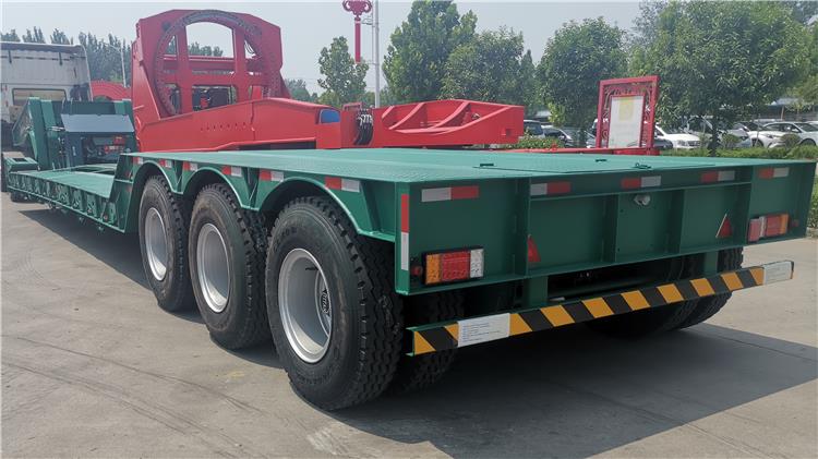 Tri Axle Detachable Gooseneck Trailer for Sale In Guyana