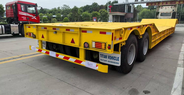 Folding gooseneck trailer for sale in Nigeria