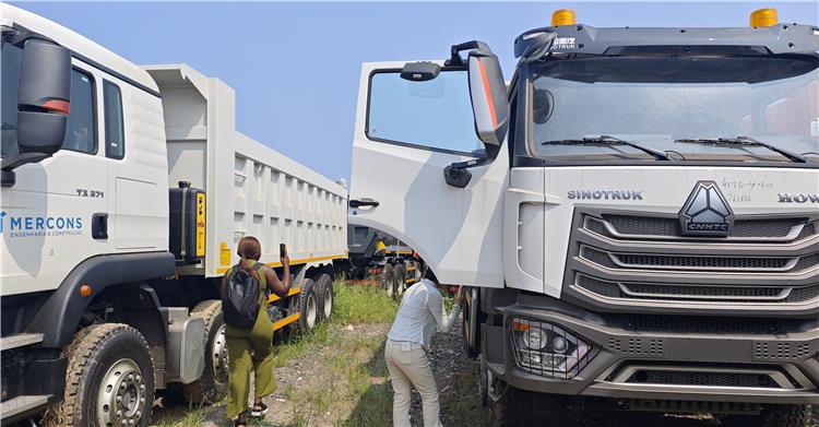 HOWO Dump Truck 6x4 for Sale In Zimbabwe