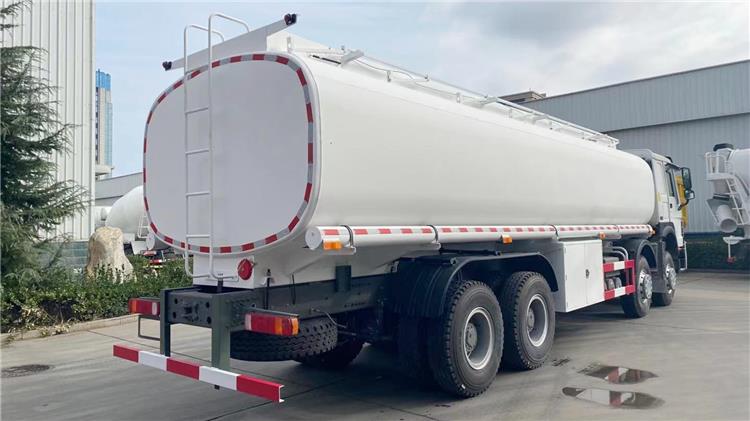 Howo Oil Tanker Truck 8x4 for Sale Manufacturer