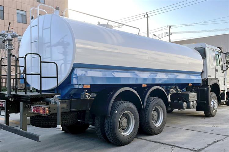 Howo Water Tank Truck | 6x4 Water Sprinkler Tanker Truck for Sale In Nigeria