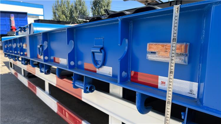 Low Bed Trailer 80 Tons for Sale Transport to Excavator