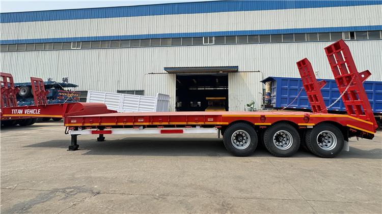3 Axle 40 Feet Low Bed Trailer Price for Sale In Angola