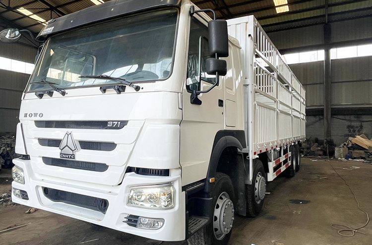 Second Hand Howo Flatbed Stake Cargo Truck for Sale