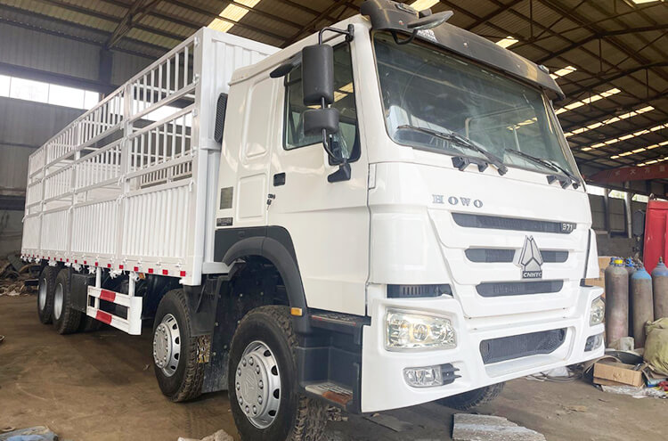 Second Hand Howo Flatbed Stake Cargo Truck for Sale
