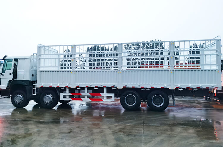 Second Hand Howo Flatbed Stake Cargo Truck for Sale