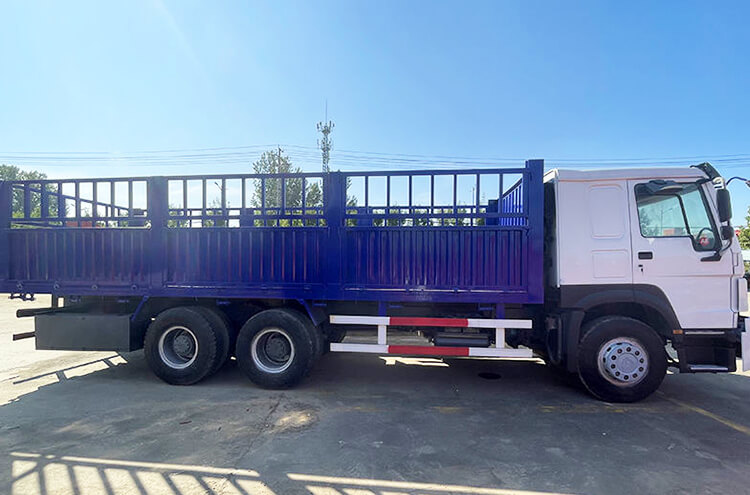 Used Howo Fence Cargo Truck for Sale in China