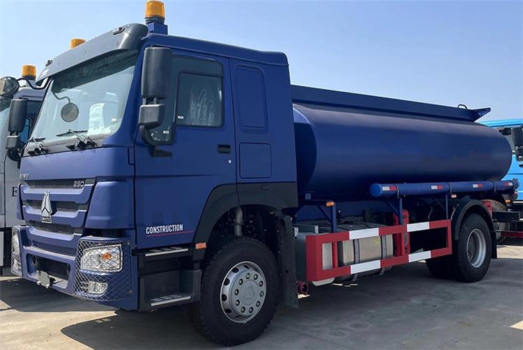 Chinese Used Tanker Trucks Price | Howo 4x2 15000L Small Petrol Milk Truck for Sale