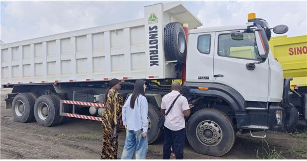 Sierra Leone Customer Visits TITAN and Purchases HOWO Dump Trucks