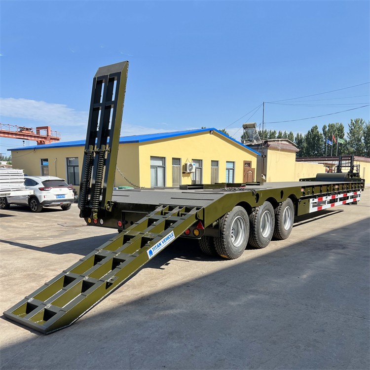 Tri Axle 60 Ton Low Bed Truck Trailer for Sale Howo Sinotruk
